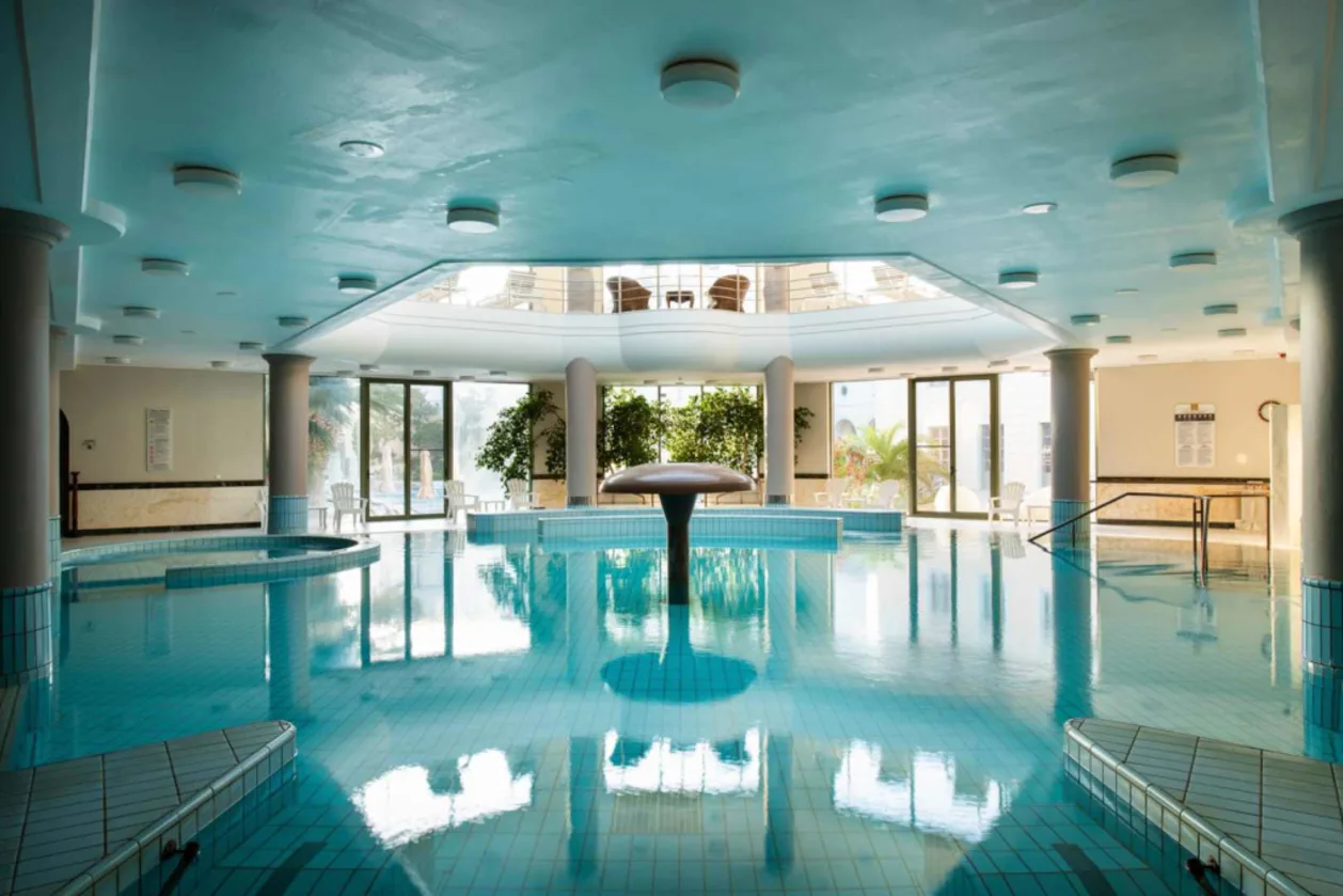 Thermae Sylla Spa & Wellness Hotel indoor pool